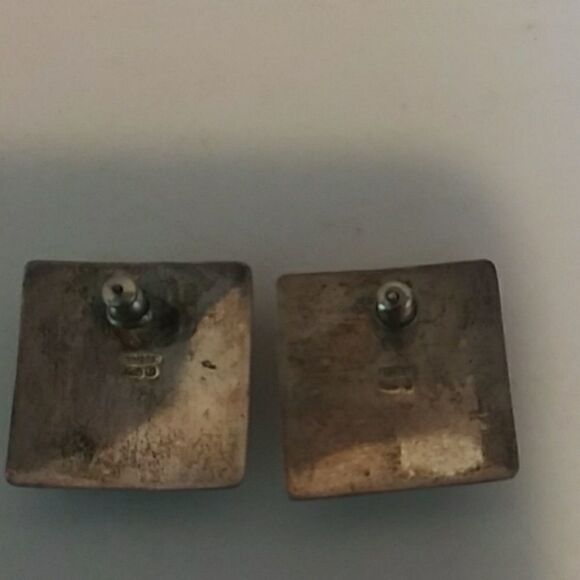 Vintage Sterling Silver and Onyx Earrings. - Picture 2 of 4